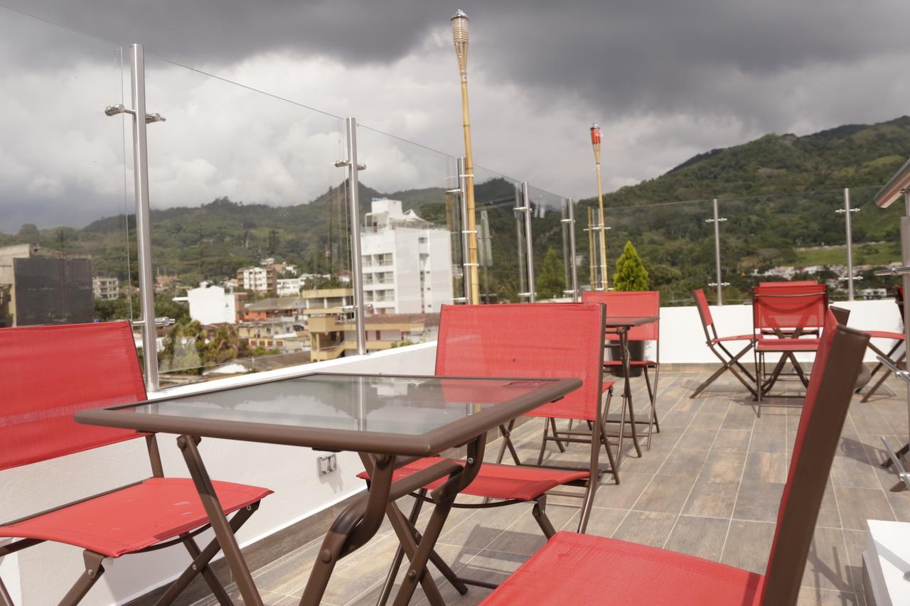 Hotel Grand H&R Villeta Buitenkant foto