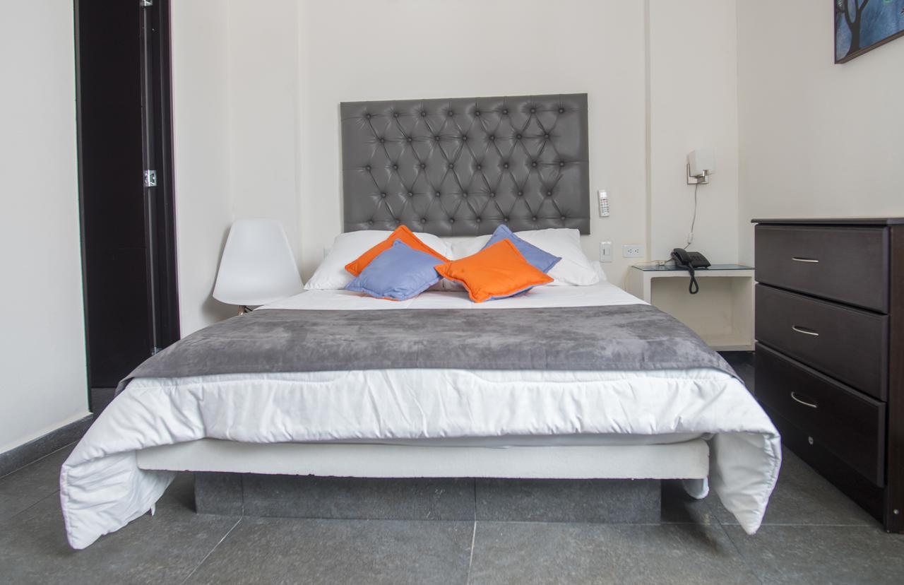 Hotel Grand H&R Villeta Buitenkant foto