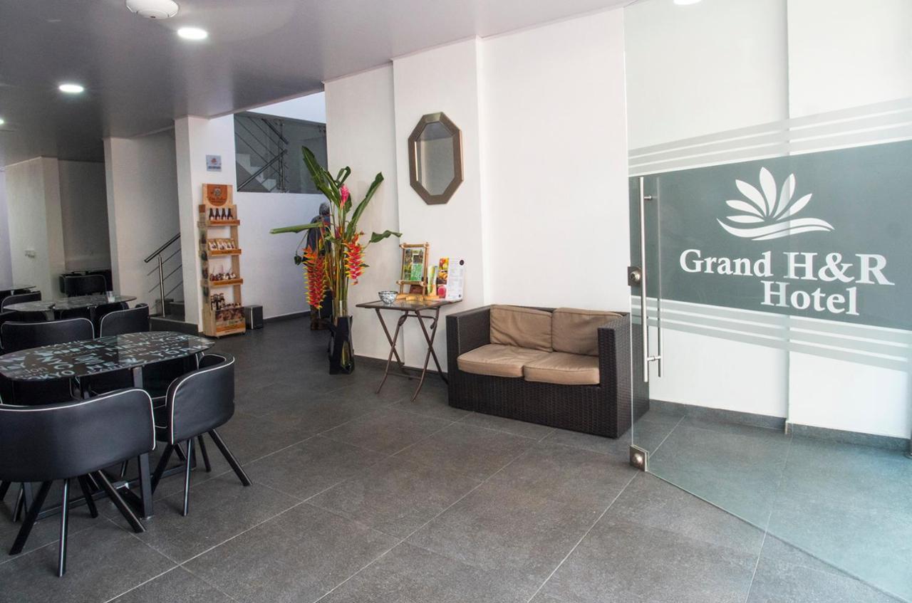 Hotel Grand H&R Villeta Buitenkant foto