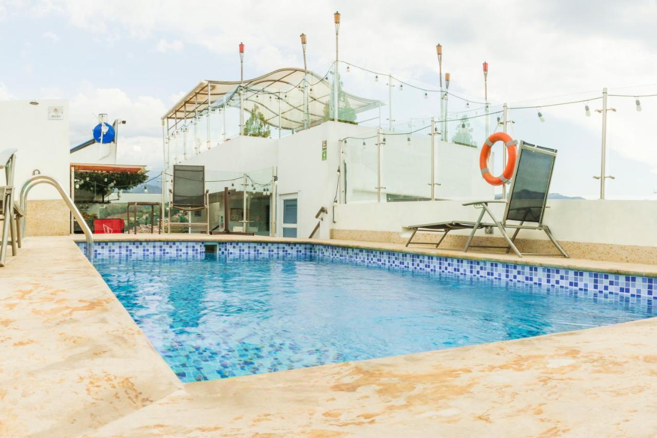 Hotel Grand H&R Villeta Buitenkant foto